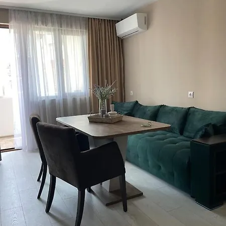 Catina's Apartmán Burgas City